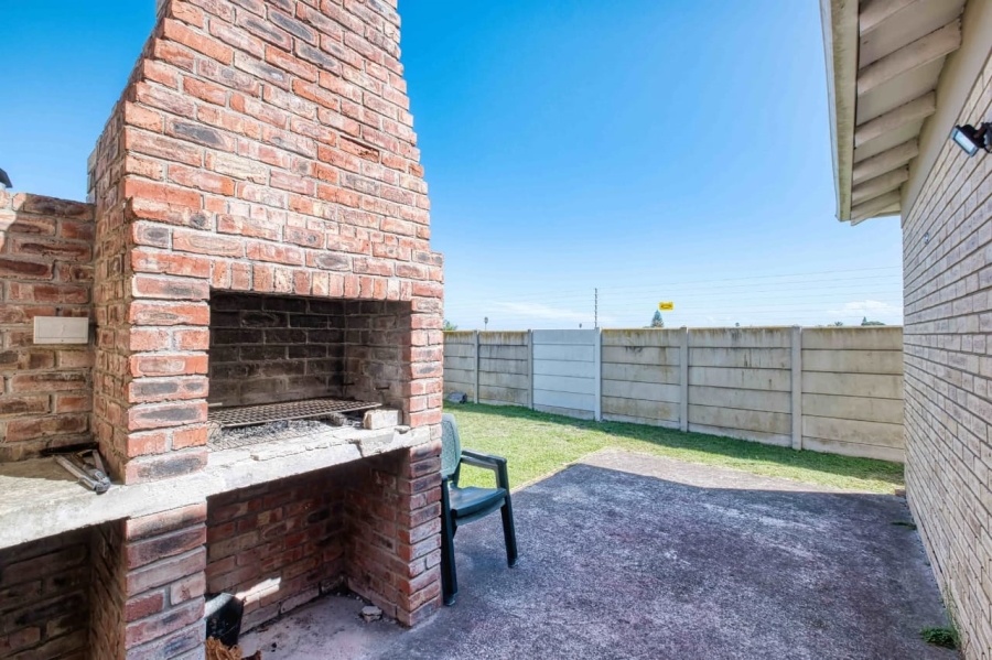 3 Bedroom Property for Sale in Kabega Park Eastern Cape